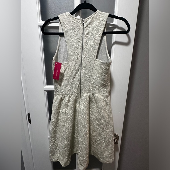 NWT Xhilaration Ivory Sleeveless Floral Embroidered Dress - Picture 10 of 11